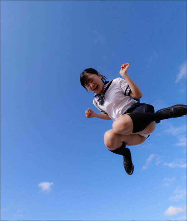 制服美少女 西永彩奈 スーパージャンプで絶景パンチラ 17年6月8日 エキサイトニュース