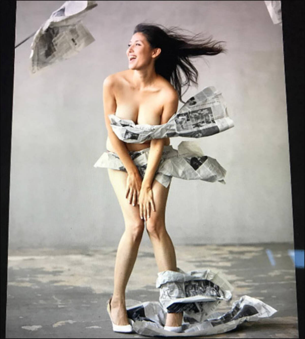 橋本マナミ 衝撃の 新聞紙ビキニ でホームレスに 愛人キャラの枠を超えた活躍に大注目 17年11月1日 エキサイトニュース 橋本マナミ 衝撃の 新聞紙ビキニ でホームレスに 愛人キャラの枠を超えた活躍に大注目 17年11月1日 エキサイトニュース