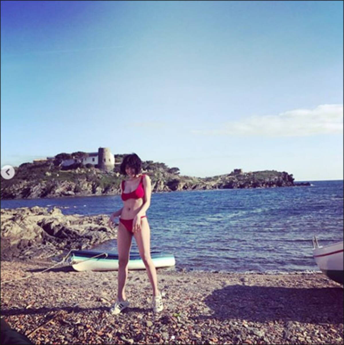 池田エライザ Hカップ爆乳を本格解禁へ 初写真集の告知ショットで大胆ビキニ姿 19年4月2日 エキサイトニュース