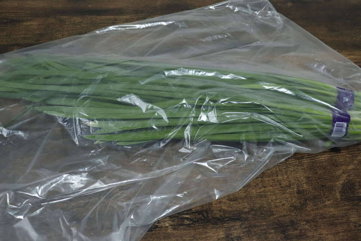 100均の”袋”がめっちゃ優秀！「買い溜め派の救世主」家に常備したくなるビニール袋
