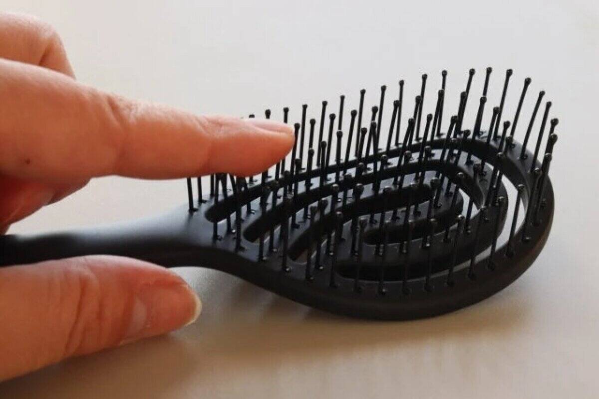 ダイソーでスルーしたら損だよ！「こだわる人こそ使ってほしい！」アイデアが詰まった便利ブラシ