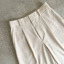 ユニクロ歴代の名品♡タックワイドパンツがここまで愛される理由を徹底解剖！
