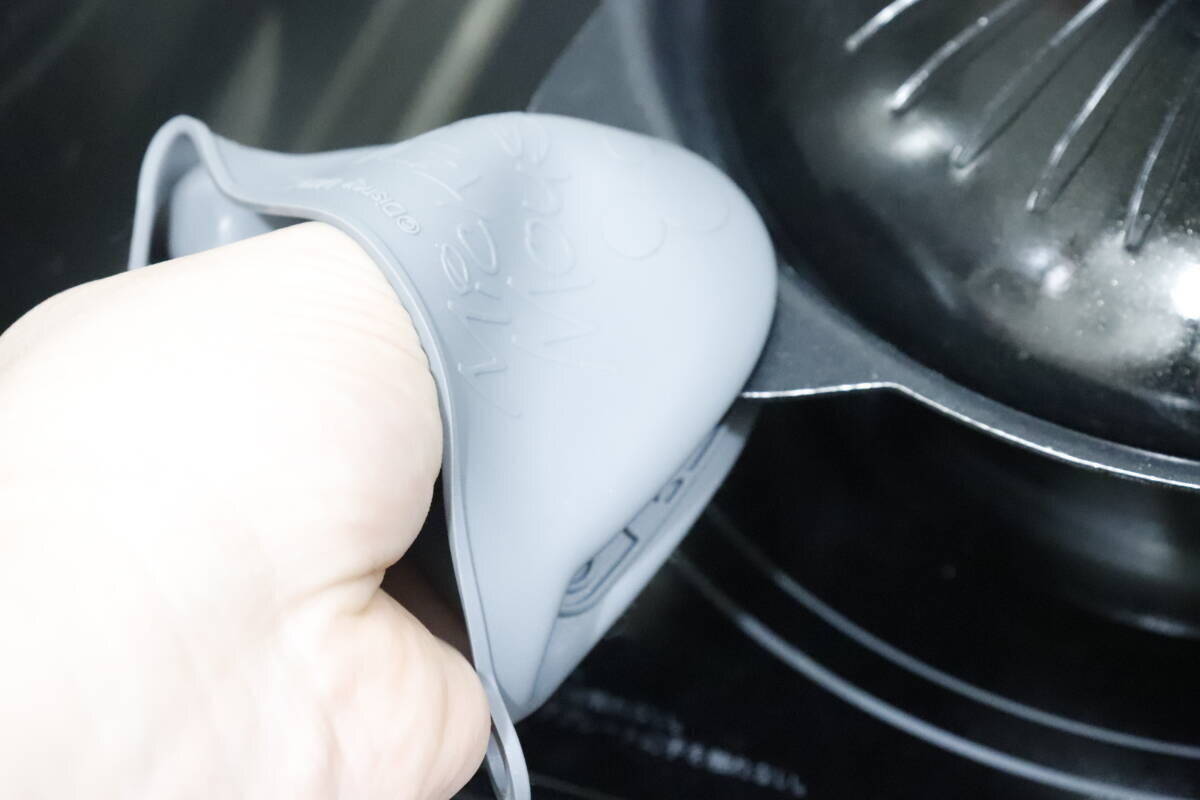 100均で買ったらモヤモヤ激減！「もう布には戻れないよ…」キッチンに常備してる便利グッズ