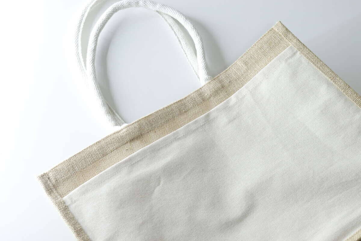 500円って本気で凄い！「もはや無印超えたかも…！」即売り切れそうな100均の高見えバッグ