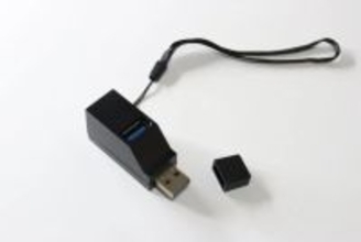 100均って本当に凄いわ…！「300円はヤバすぎる！」他店も大号泣レベルの電気小物3選