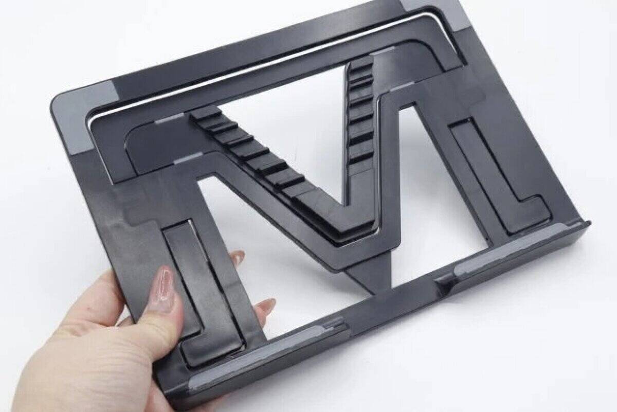 100均で見つけた便利グッズが優秀すぎる！PC作業が劇的に快適になる神アイテム3選