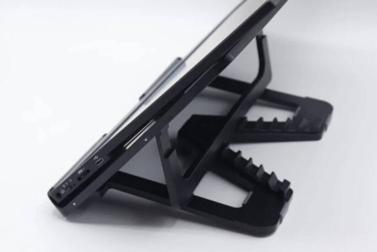 100均で見つけた便利グッズが優秀すぎる！PC作業が劇的に快適になる神アイテム3選