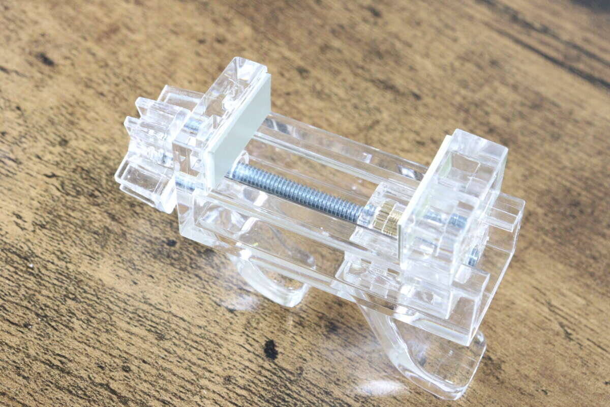 部屋が散らかる…って人【セリア】のフック使ってみて！まとめて整理できる！アイディアぷち収納