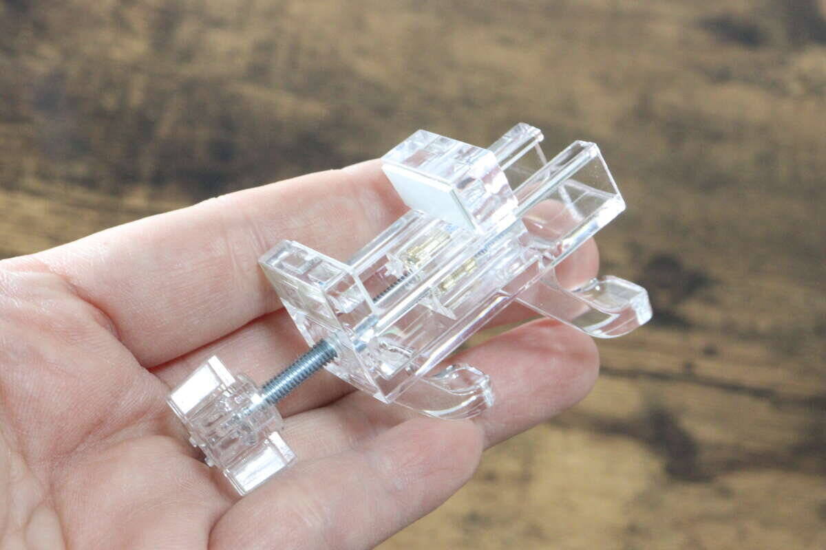 部屋が散らかる…って人【セリア】のフック使ってみて！まとめて整理できる！アイディアぷち収納