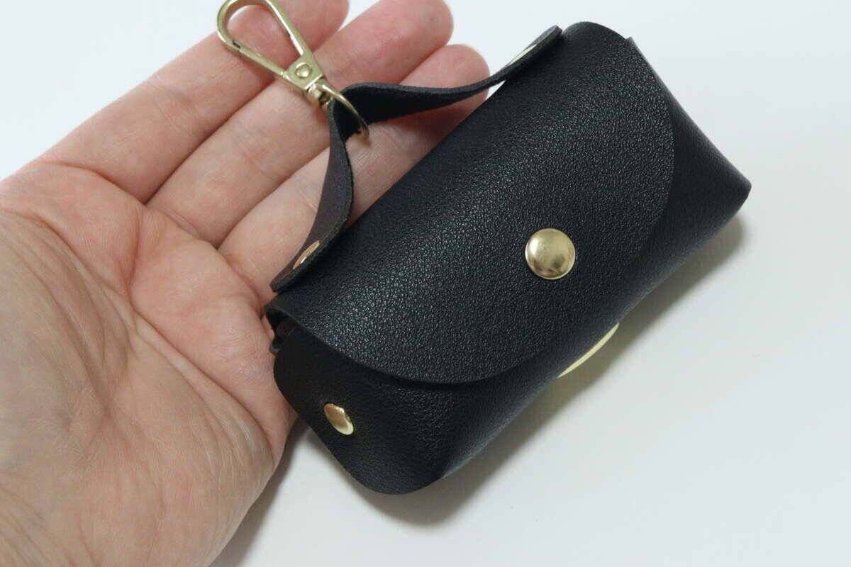 ついに100均にも登場！「見た目がイマイチって思ってた…」日常でおしゃれに使えるホルダー