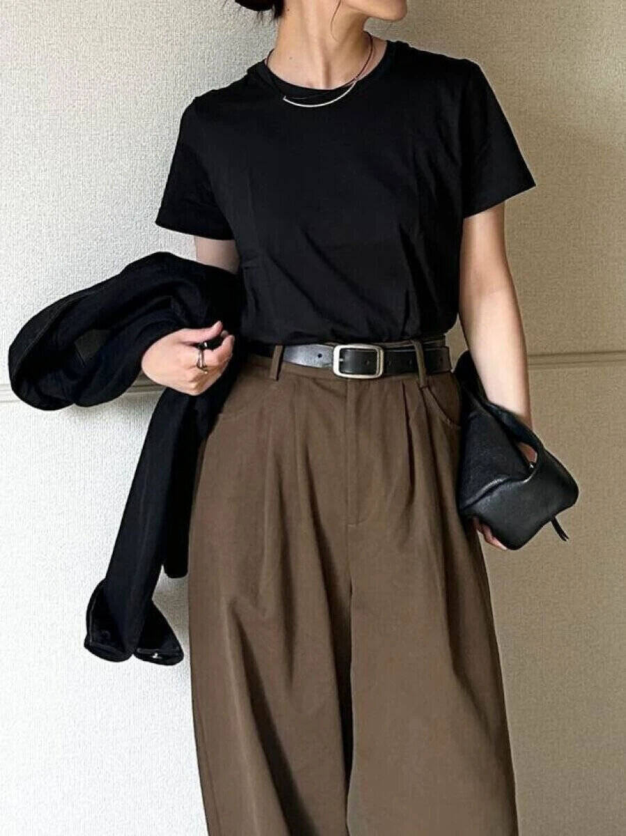 ユニクロの「黒アイテム」が可愛くて着痩せ効果絶大！この3着は持っておくと春コーデに便利！