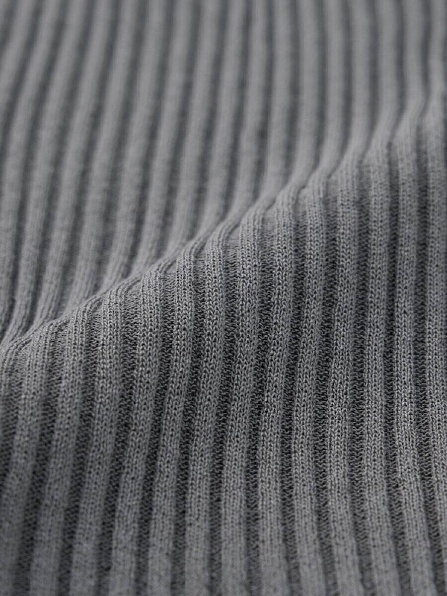 「買う前に見て！」GUトップスで縦ラインが強調されてスタイルアップ♡サイズ感レビュー