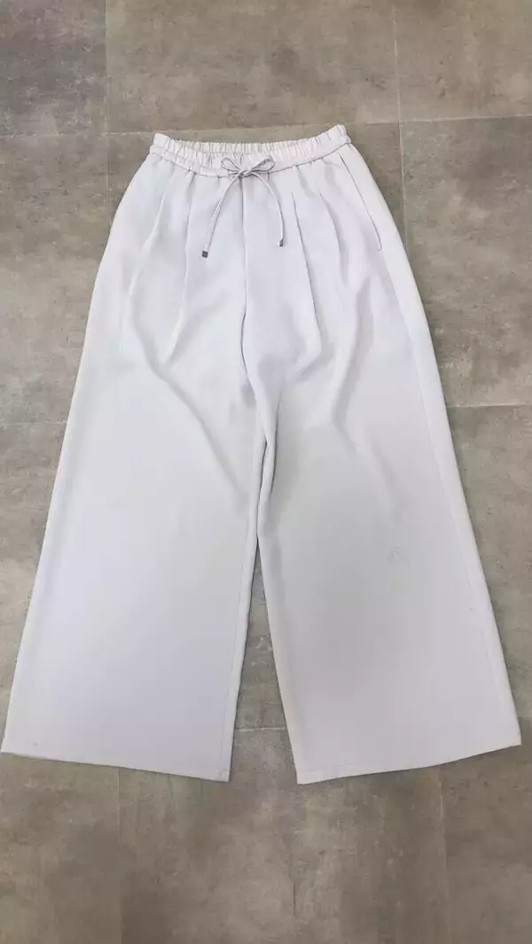 40代の体型カバーは落ち感が正解♡GUワイドパンツの美脚見え着こなし術