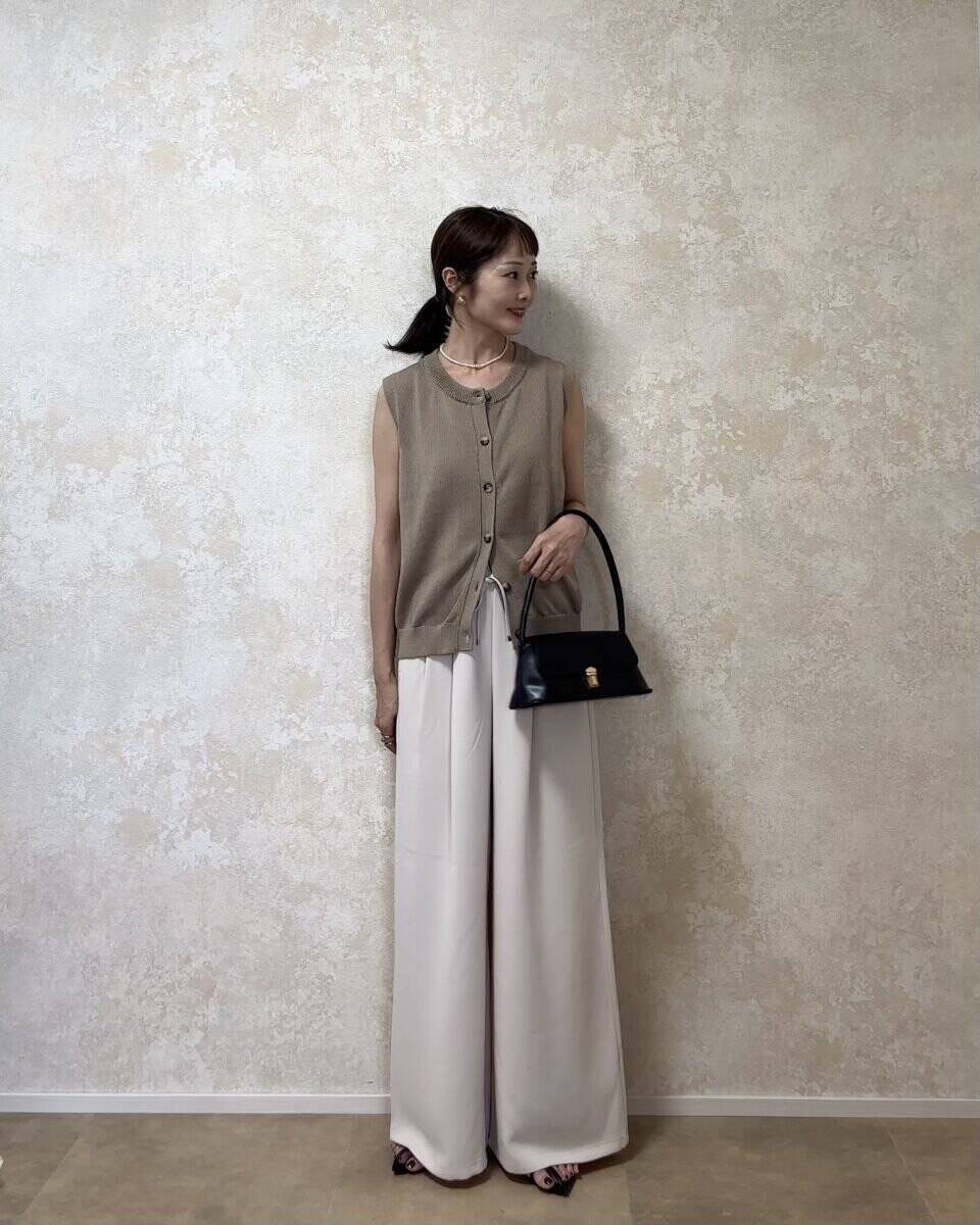 40代の体型カバーは落ち感が正解♡GUワイドパンツの美脚見え着こなし術