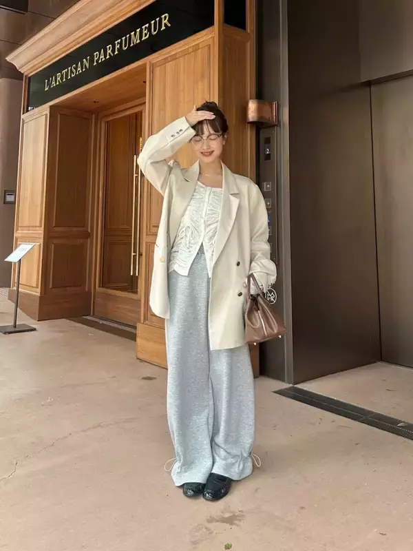 大人のスウェットパンツは「グレー」が正解！ラクなのにおしゃれ見え抜群！春のこなれコーデ5選