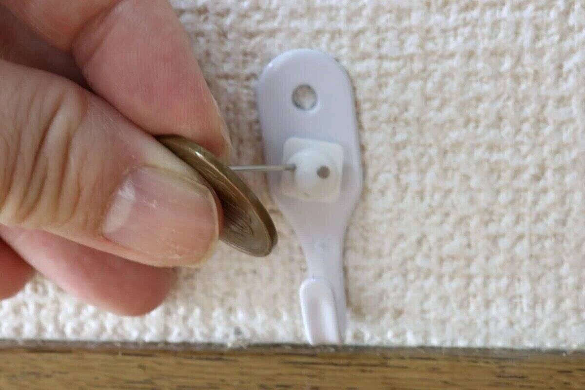 耐荷重10kgも？！安いのに驚くほどタフな100均の収納便利グッズ