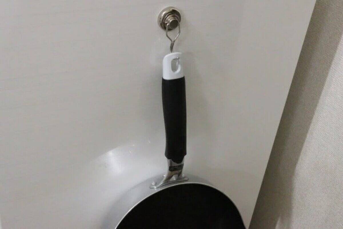 耐荷重10kgも？！安いのに驚くほどタフな100均の収納便利グッズ