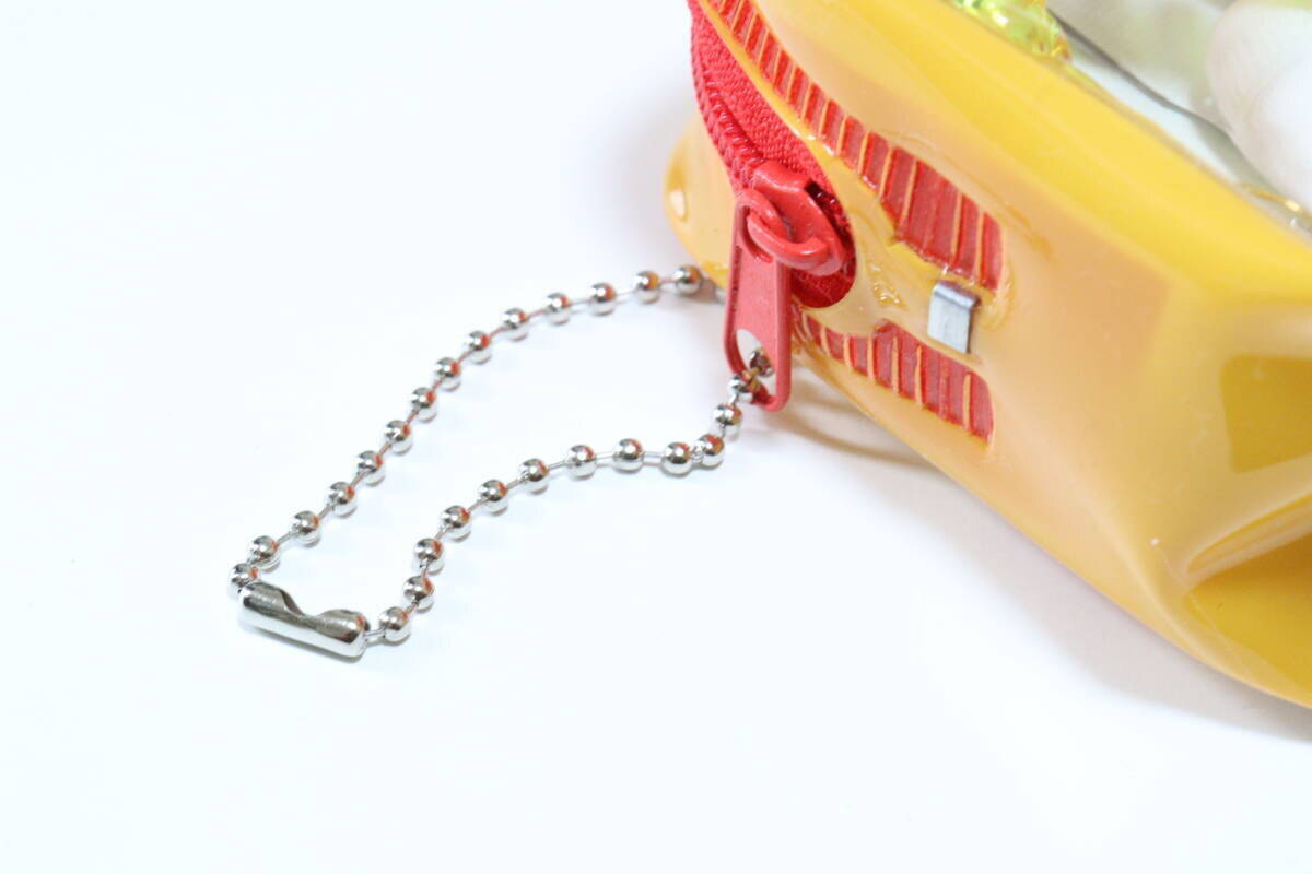 可愛いだけじゃないのね♡アイテムを組み合わせると…？外出先でも使いやすい100均ポーチ