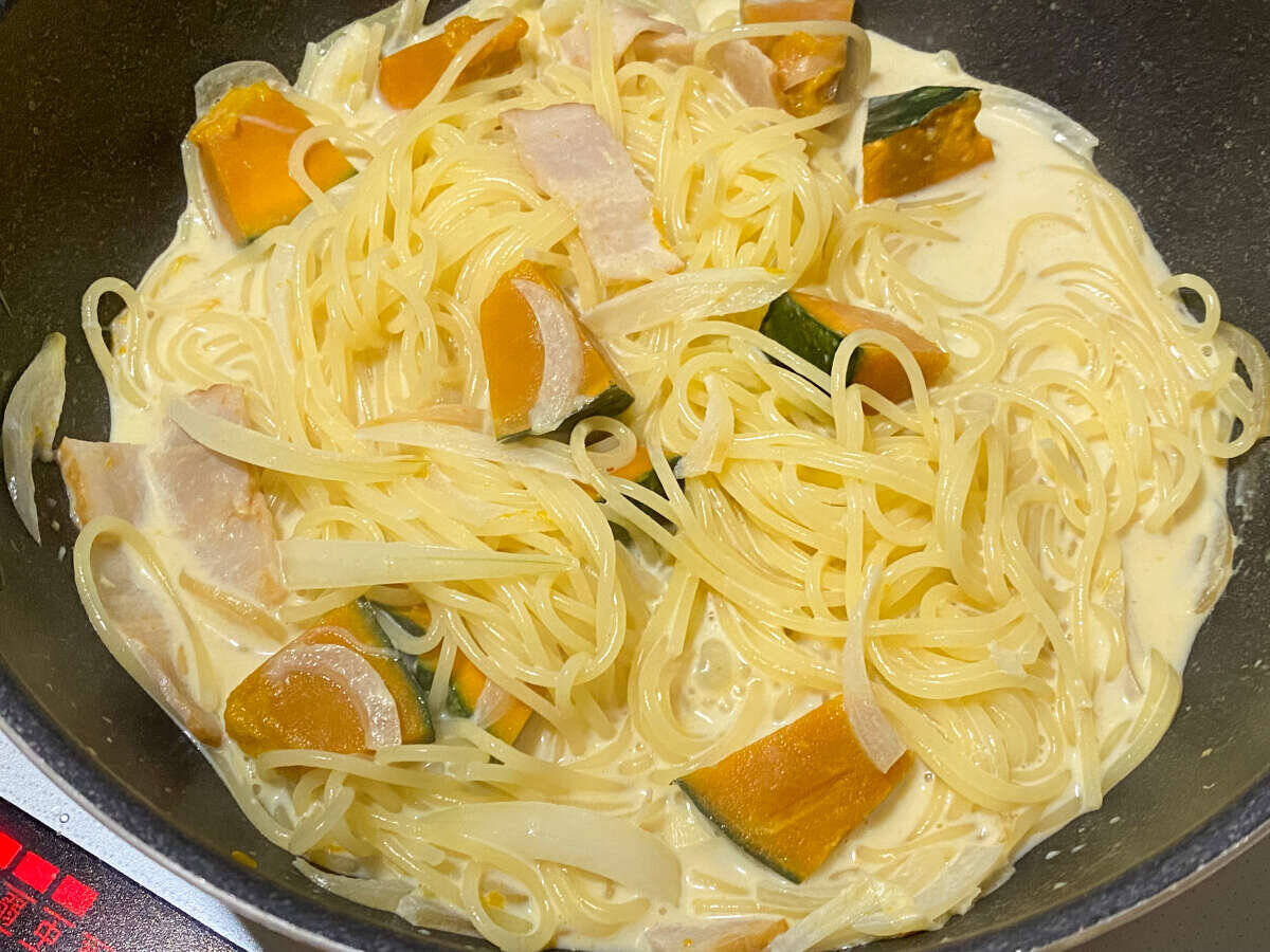 生クリームいりません！冷蔵庫にあるものでできるのにコク旨！簡単「かぼちゃのクリームパスタ」