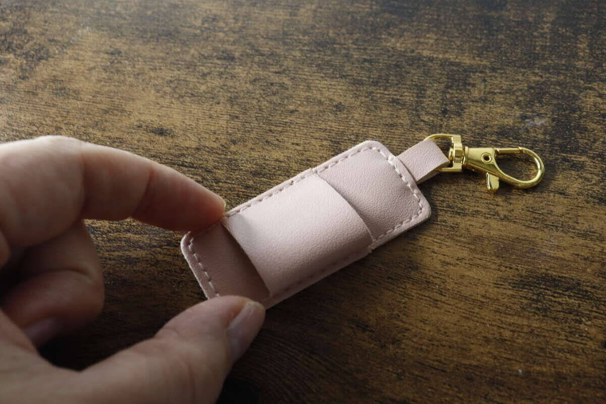 セリアさん100円でいいの！？通販は900円くらいするのに！「1本だけ」に便利なホルダー