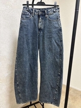 腰まわりは隠してすっきり見せたい♡GUバレルデニムのアラフォー着こなし術