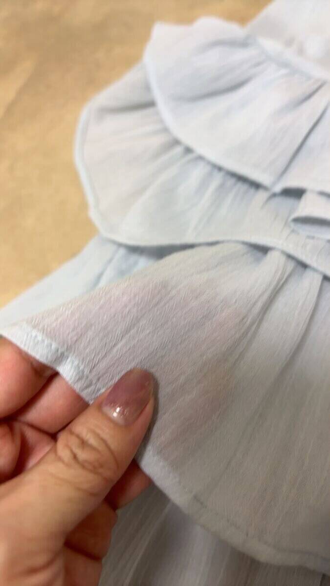 二の腕が気になって半袖を諦めてた…GUのフリルブラウスで作る大人フェミニン着こなし術