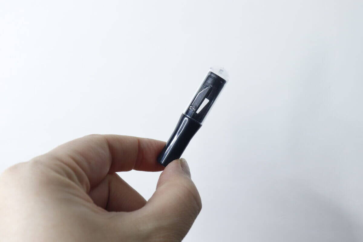 「キャップになるって画期的」「気づいたら即使える」100均の便利コスメグッズ
