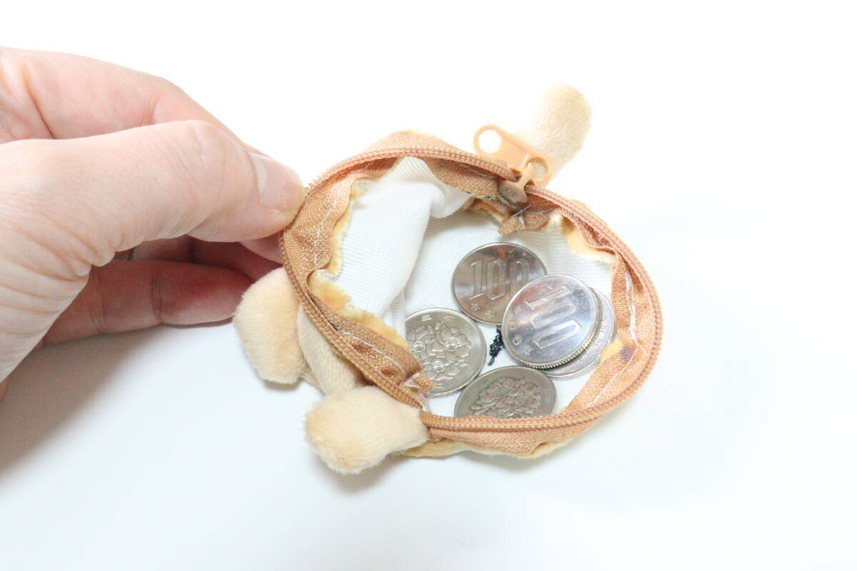 100均で運命の出会い…「目が合った瞬間カゴにいれちゃったよ」可愛すぎるコインケース