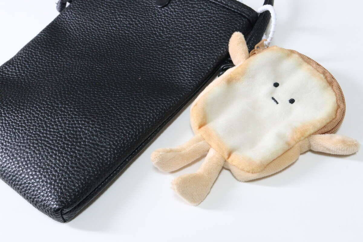 100均で運命の出会い…「目が合った瞬間カゴにいれちゃったよ」可愛すぎるコインケース