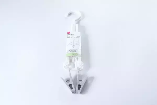 「求めてた機能全部入りじゃん！」小さくたたんで大きく使える賢い100均ハンガー