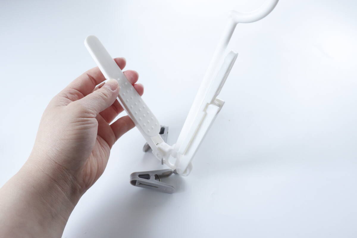 「求めてた機能全部入りじゃん！」小さくたたんで大きく使える賢い100均ハンガー