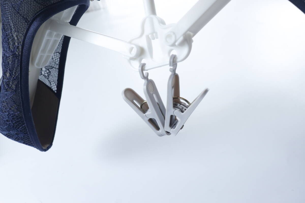 「求めてた機能全部入りじゃん！」小さくたたんで大きく使える賢い100均ハンガー