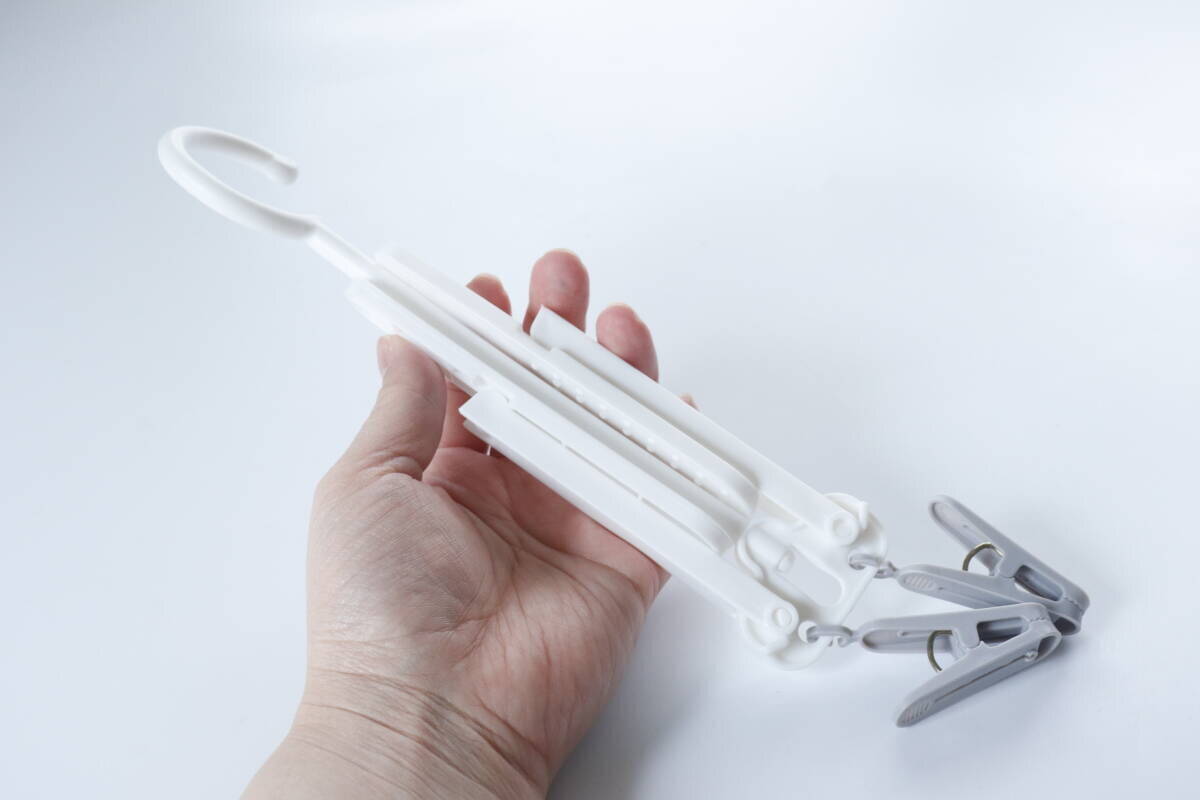 「求めてた機能全部入りじゃん！」小さくたたんで大きく使える賢い100均ハンガー