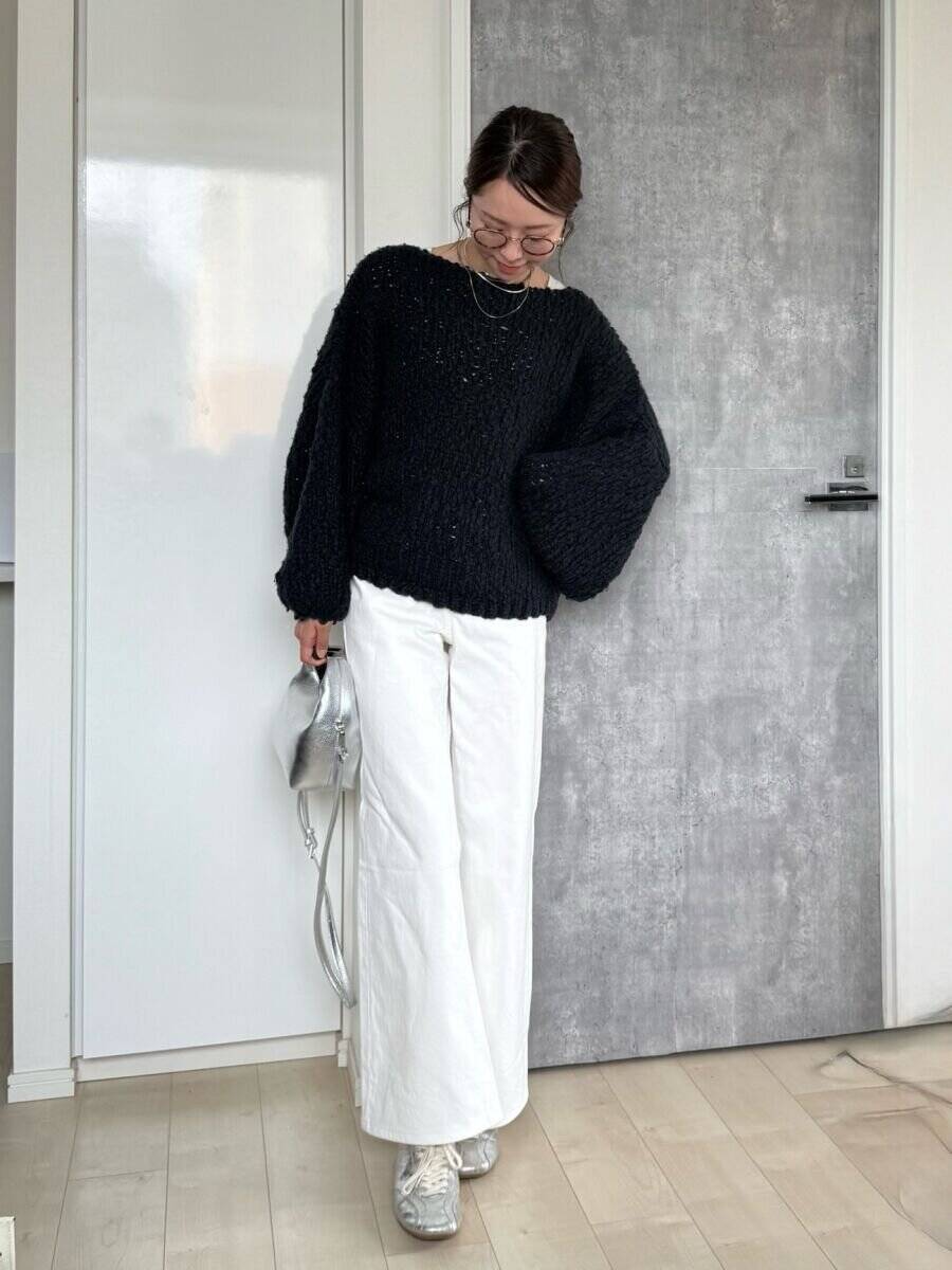 ホワイトデニムは1本持つべき！GU「美脚フレアデニム」で春の着回し3コーデ♡