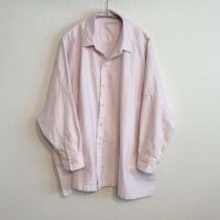 これ着痩せすごい…ダボっとなのに細見え、5月の寒暖差にも使える上質ポンチョシャツ
