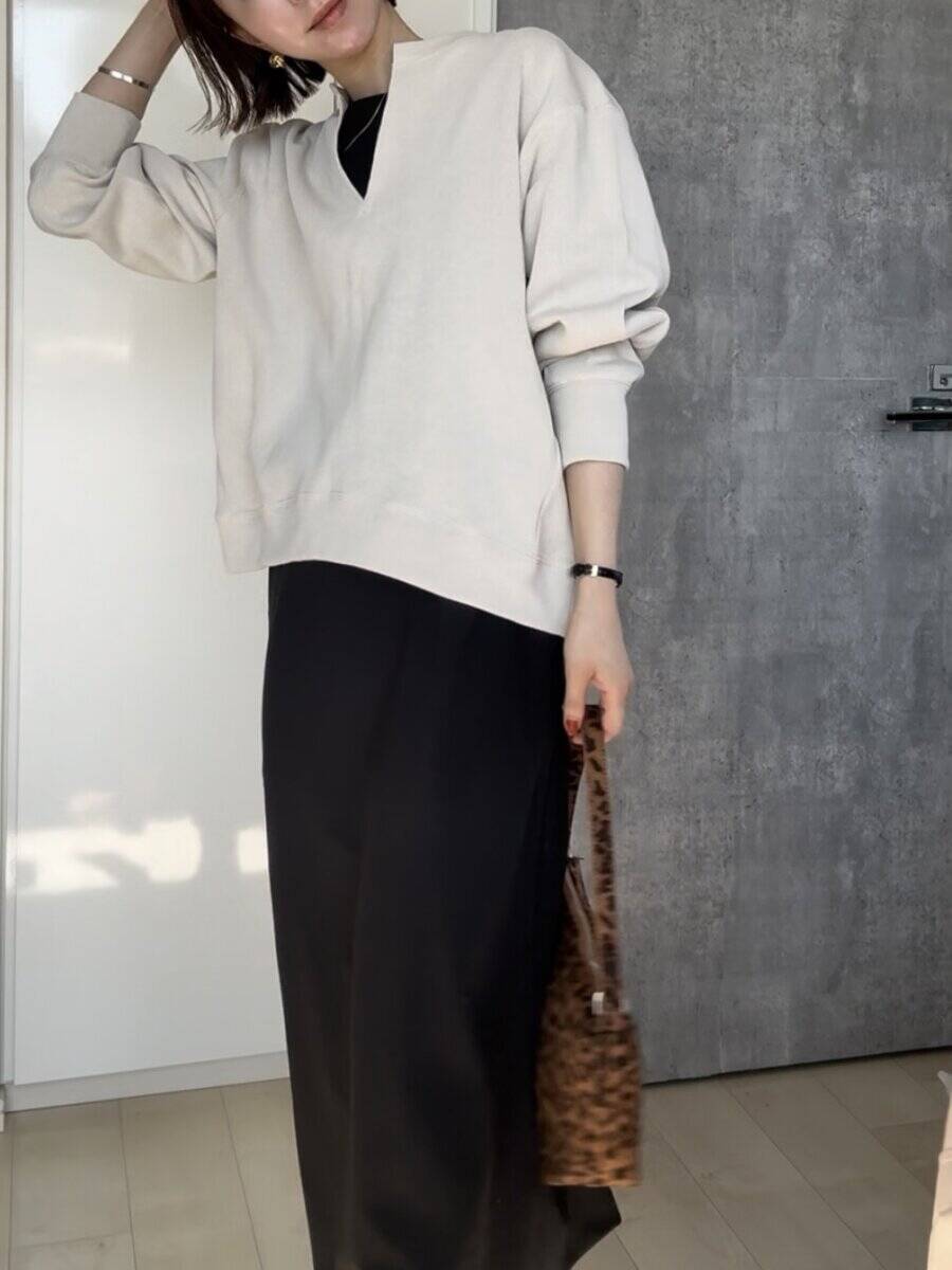 「それどこの？」が殺到！ユニクロ「黒ワンピ」3990円が優秀すぎ！大人の細見え4スタイル