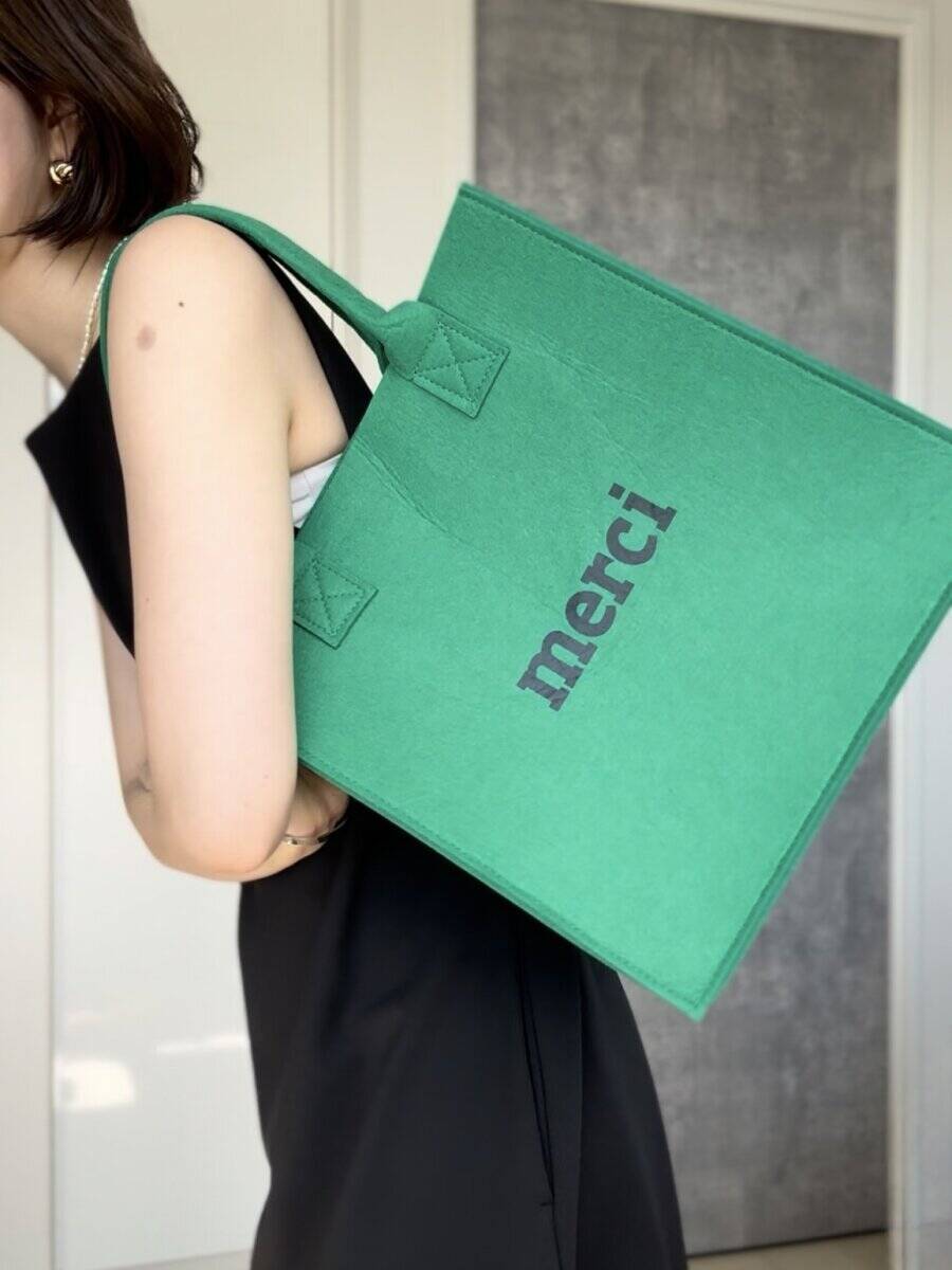 「それどこの？」が殺到！ユニクロ「黒ワンピ」3990円が優秀すぎ！大人の細見え4スタイル