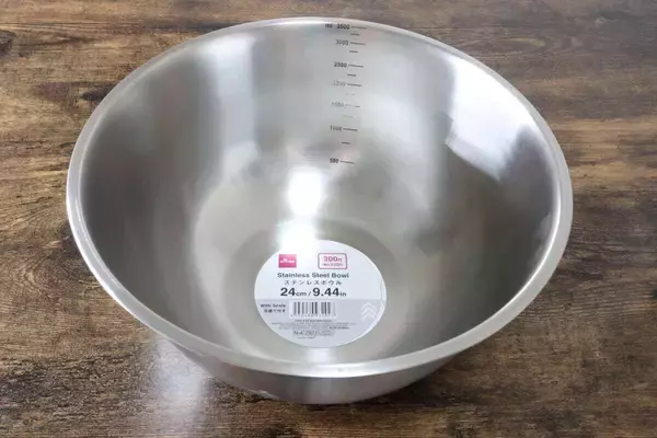 100均なら約1／3の値段でお得！「ニトリでも900円近く…」丈夫で機能的なキッチングッズ