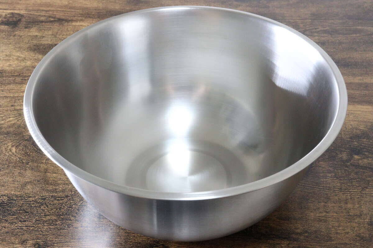 100均なら約1／3の値段でお得！「ニトリでも900円近く…」丈夫で機能的なキッチングッズ