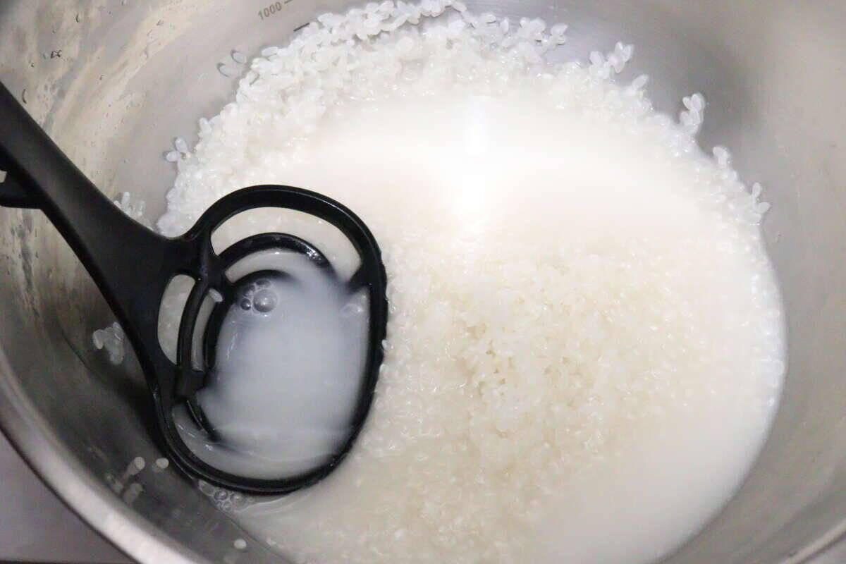 100均なら約1／3の値段でお得！「ニトリでも900円近く…」丈夫で機能的なキッチングッズ