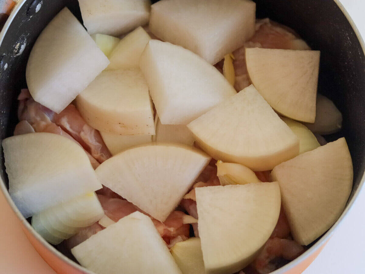 コウケンテツさんの「鶏と大根のスープ」作ってみたら、鍋に入れて煮るだけなのに美味しすぎた！