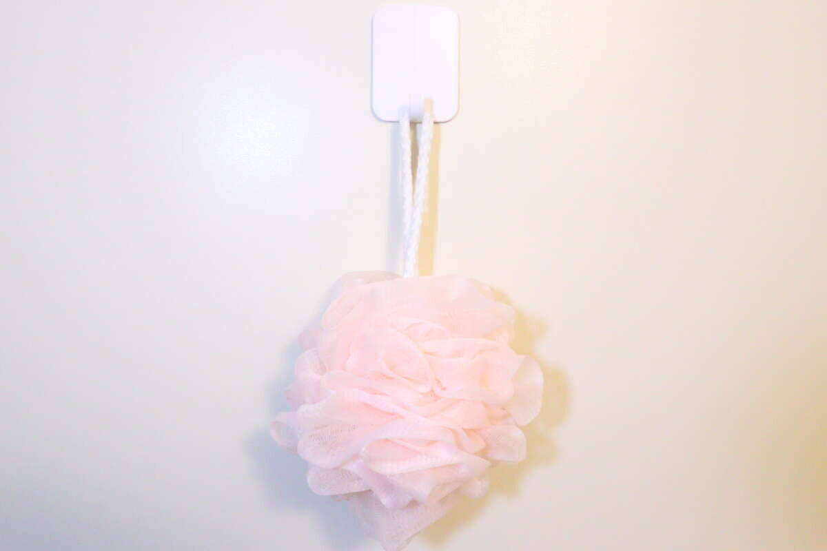 100均で何度もリピ買い！「実は使えないのが多いって知ってた？」お風呂場OKな収納グッズ