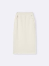 GUに急げ～！細見えも着回しも優秀なスカートが1990円に値下げ中！おしゃれな人のコーデ術