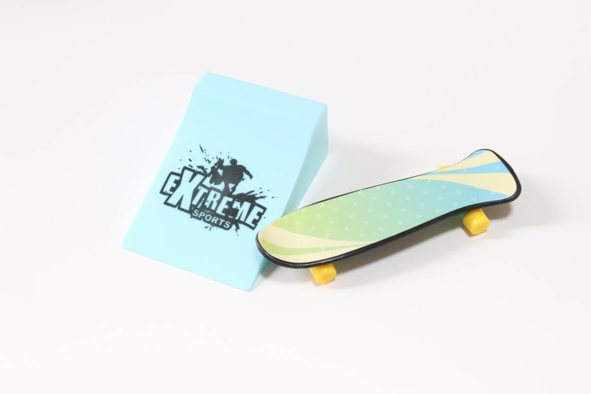 ついに出た～！「本格的なやつは1000円前後…」100均とは思えないおもちゃ