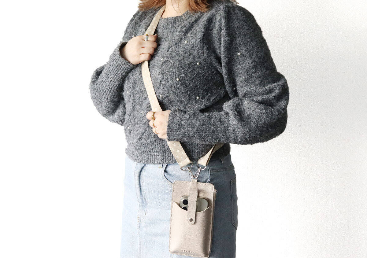 大人のおしゃれ手帖4月号の付録が超便利！人気ブランドの大容量バッグ＆上品スマホポシェット