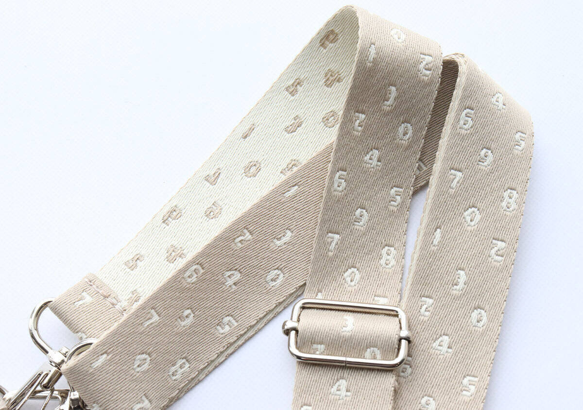 大人のおしゃれ手帖4月号の付録が超便利！人気ブランドの大容量バッグ＆上品スマホポシェット