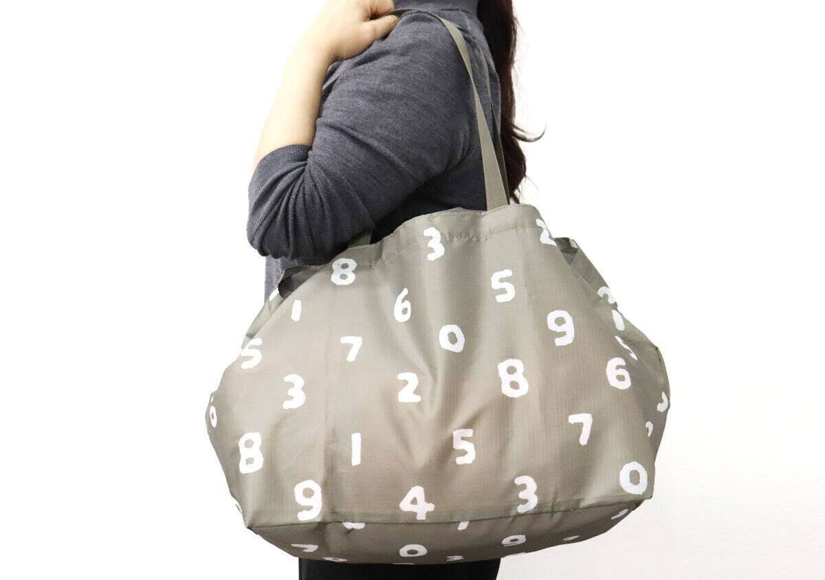 大人のおしゃれ手帖4月号の付録が超便利！人気ブランドの大容量バッグ＆上品スマホポシェット