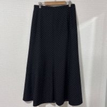 軽くてシワにならないから出番が多い…！ユニクロ上品マキシスカートの着こなし術