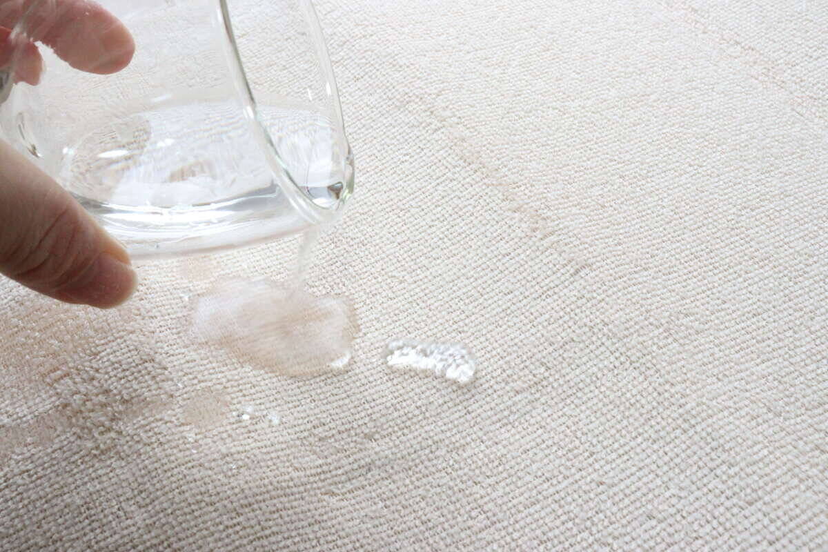 「地味にスペック高くて驚き」「洗い替え用も即買った！」100円マット