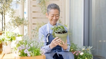 ボランティア活動が商品券に!?介護予防にもつながるおトクなポイント制度とは